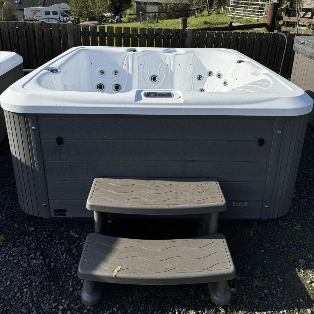 Holiday Let Spas HL4