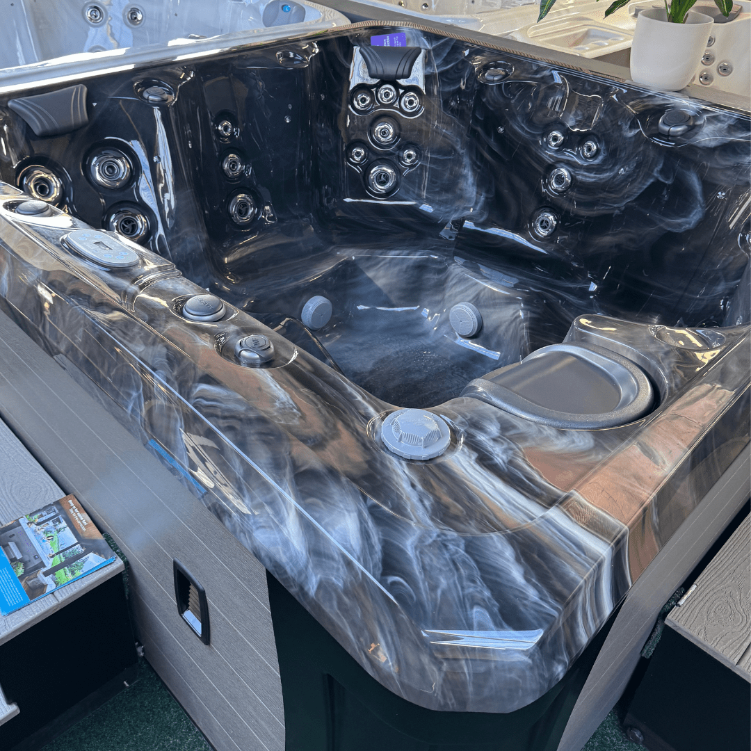 Marquis Spas Hollywood Elite