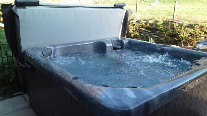 American Whirlpool 271 Hot Tub