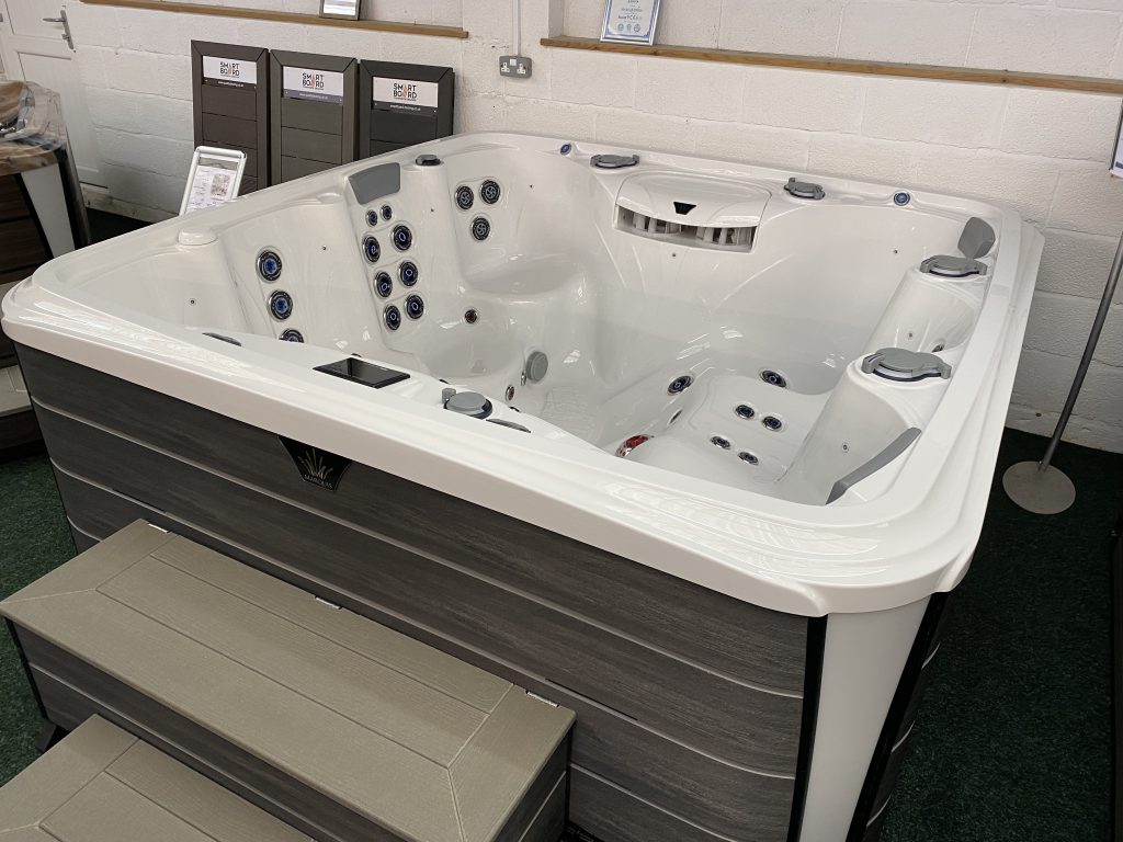 Marquis Spas Crown Summit – Welsh Hot Tubs