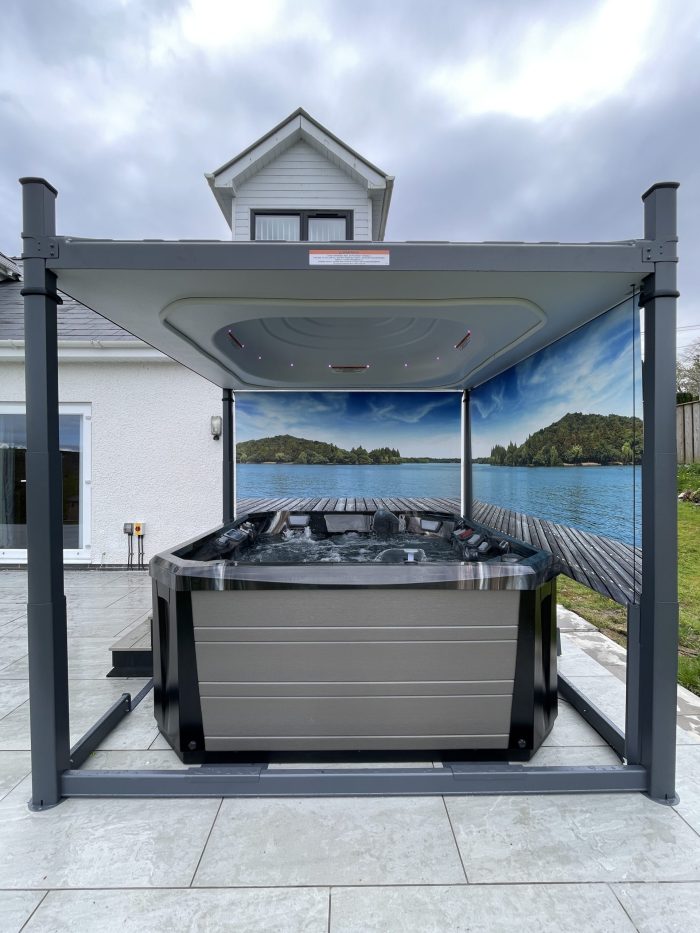 Marquis Spas Vector21 V84L Hot Tub with Covana Oasis