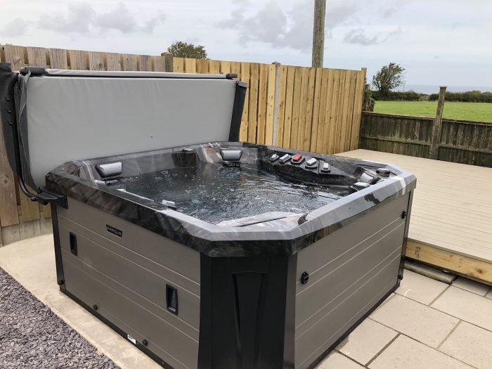 Marquis Spas V84L Hot Tub Midnight Canyon and Barnwood cabinet