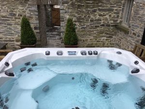 Marquis Spas Vector21 V94L Hot Tub Cardigan Castle