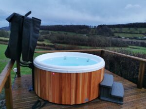 Afon Range Ystwyth Cedar and White Hot Tub