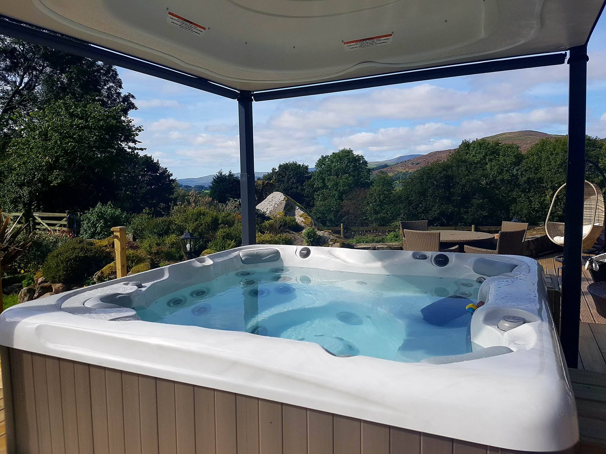 An image of an outdor hot tub